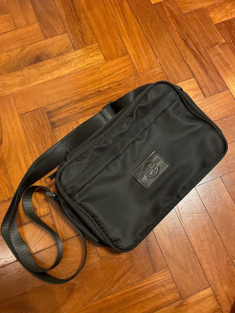 Black cross body bag, Women's Fashion, Bags & Wallets, Crossbody Bags