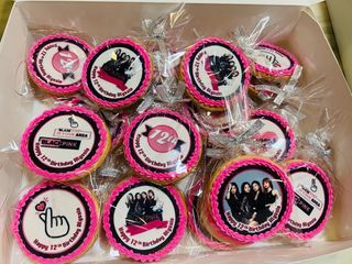 Black pink cookies