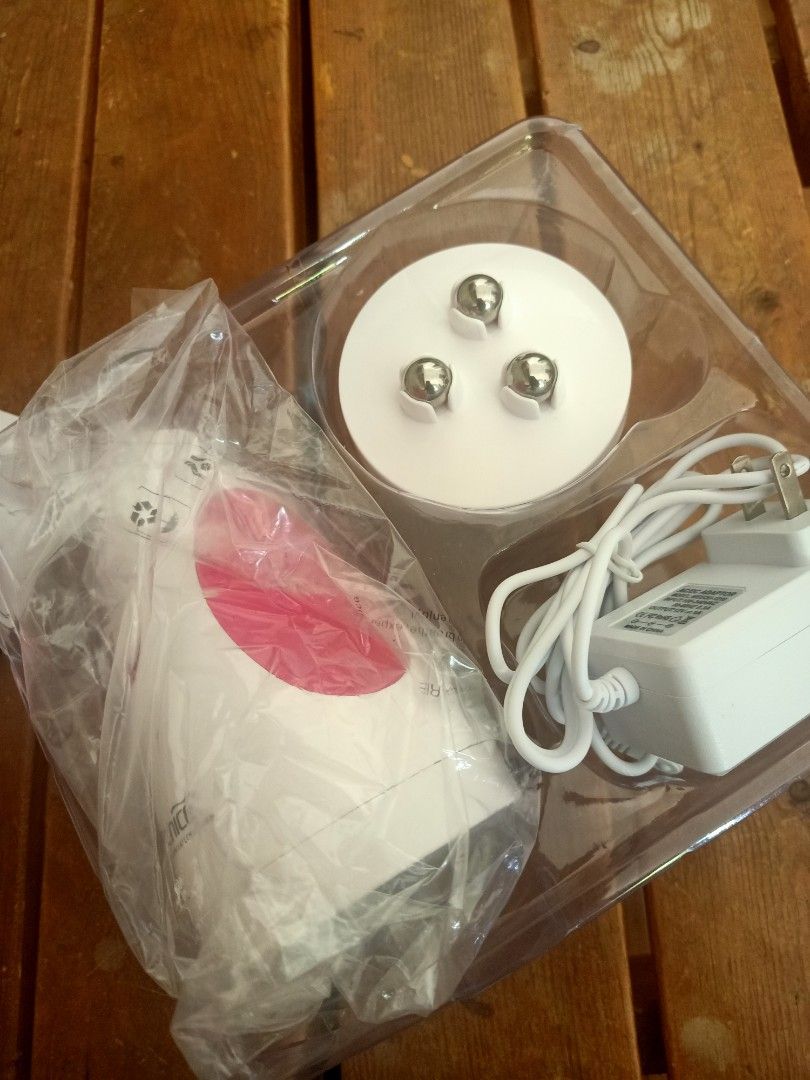 Body Slimmer Massager (Category: Massage Devices) located in Bacoor. Submitted by andi2001 (Listing ID 1204716271, Image 1). Description: rfs: need money no flaw.