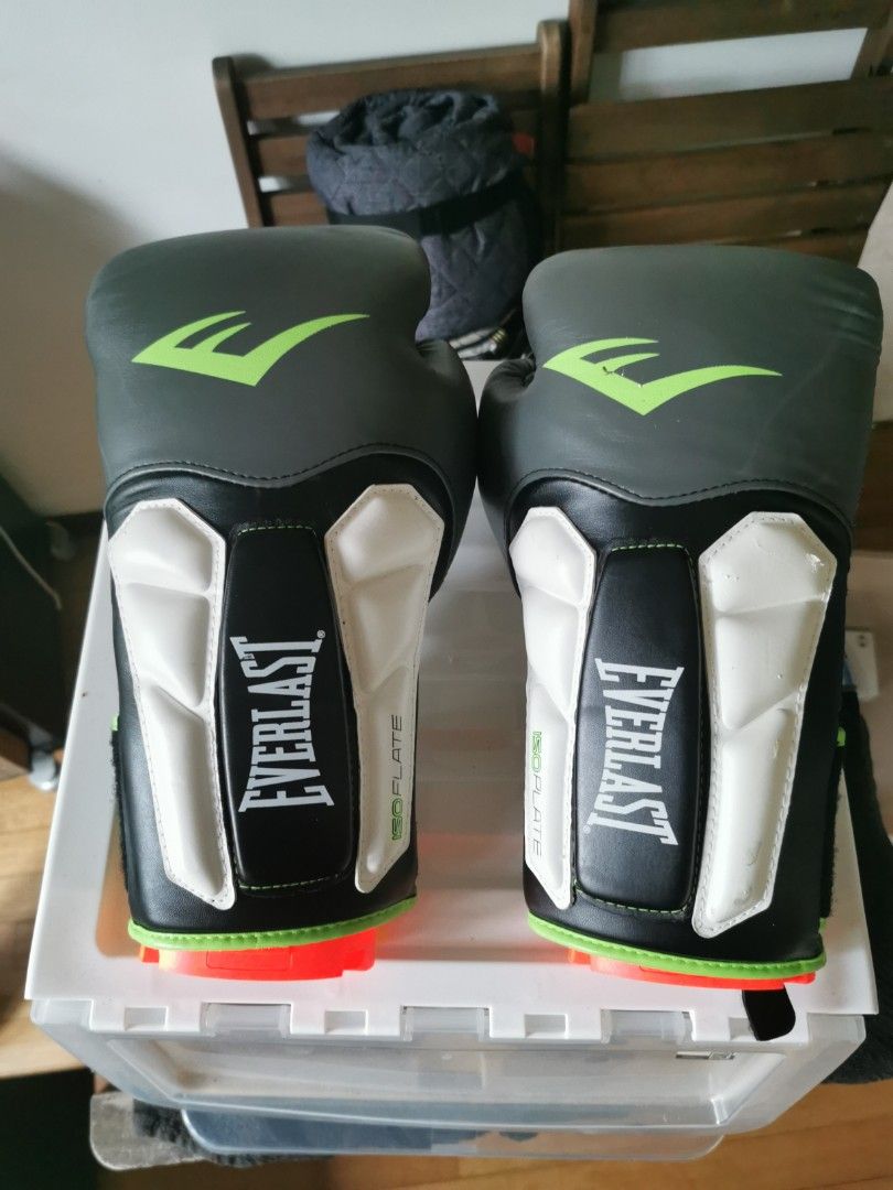 Boxing Gloves, wraps and driers, Sports Equipment, Other Sports