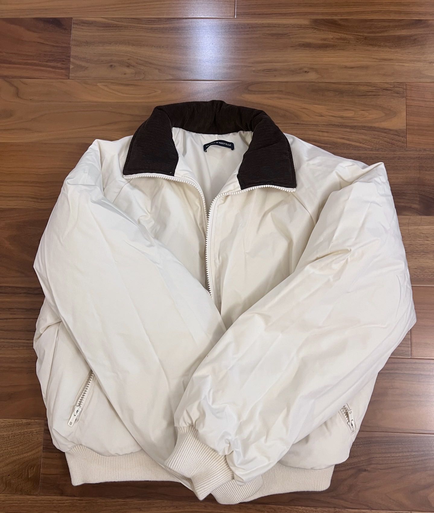 Brandy Melville puffer jacket, 女裝, 外套及戶外衣服 Carousell