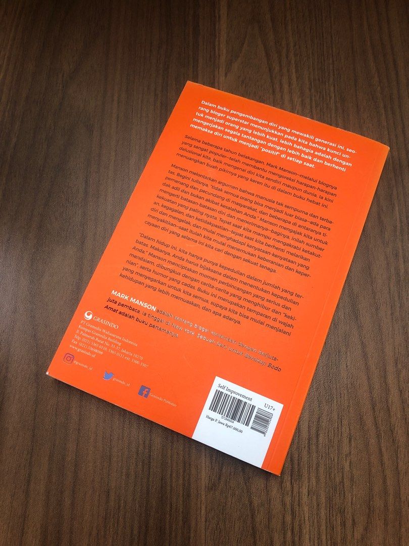 Buku Book Non Fiksi Sebuah Seni untuk Bersifat Bodo Amat, Buku & Alat