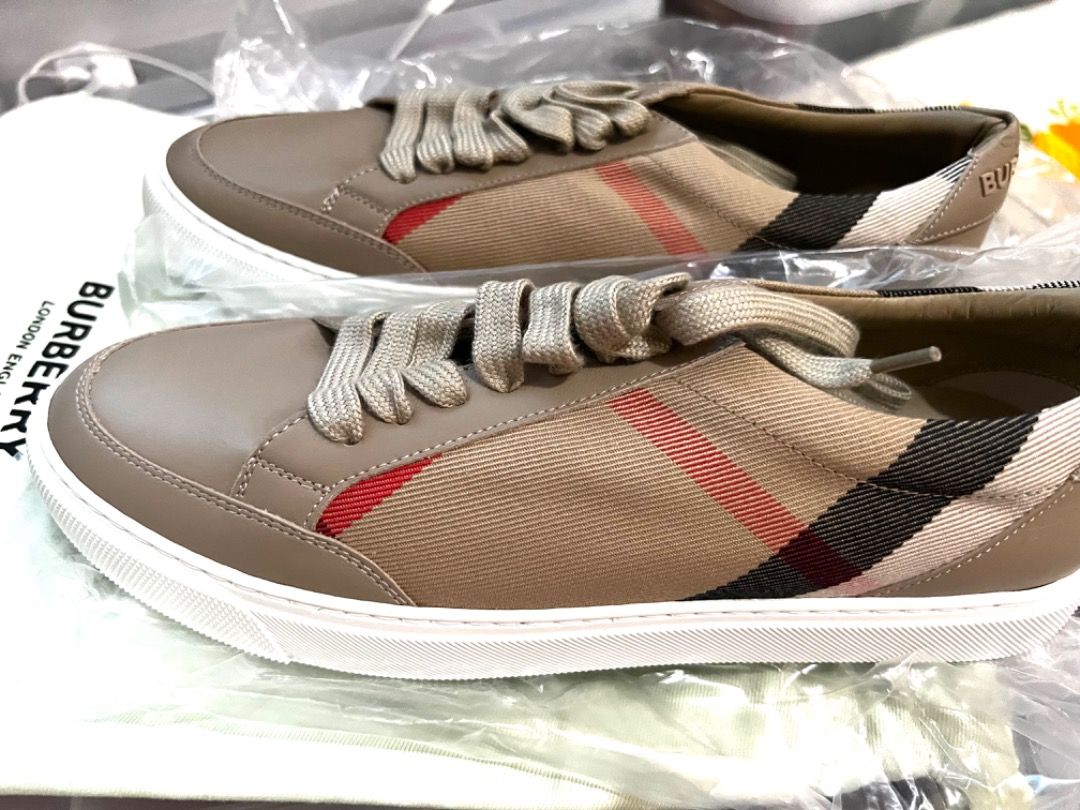 BURBERRY Authentic House Check low top sneakers Size 8 Made in