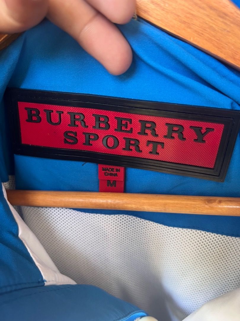 BURBERRY JACKET WATERPROOF / WEATHERPROOF, Luxury, Apparel on Carousell