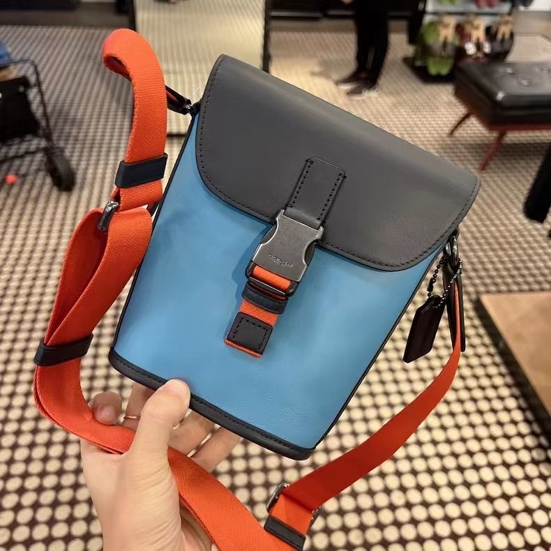 Coach purse with side pockets discount