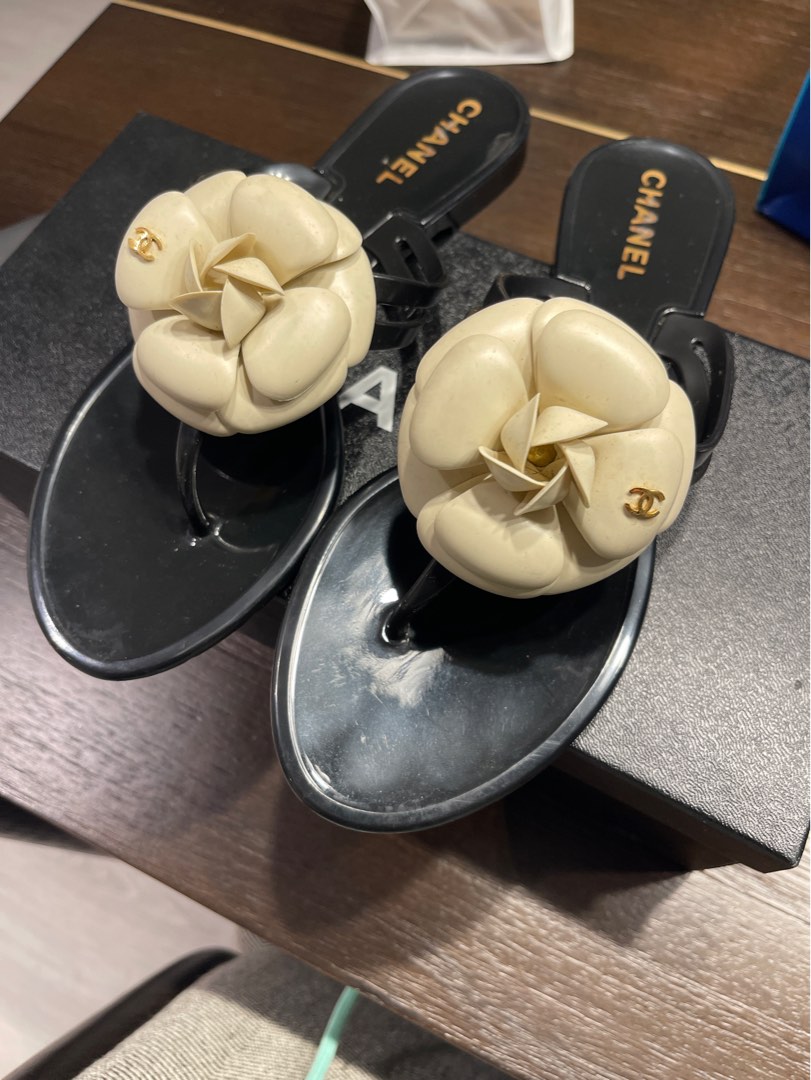 Chanel jelly slippers
