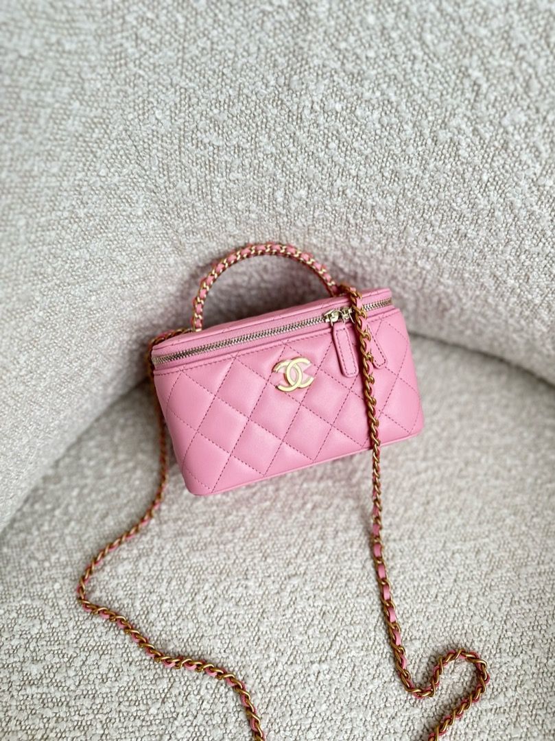 Chanel Vanity Rectangular with Top Handle Pick Me Up Pink Lambskin Aged  Gold Hardware 22S, 名牌, 手袋及銀包- Carousell