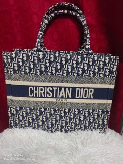 (Category: ) located in . Submitted by livewithBAGS (Listing ID 1204800437, Image 1). Description: .