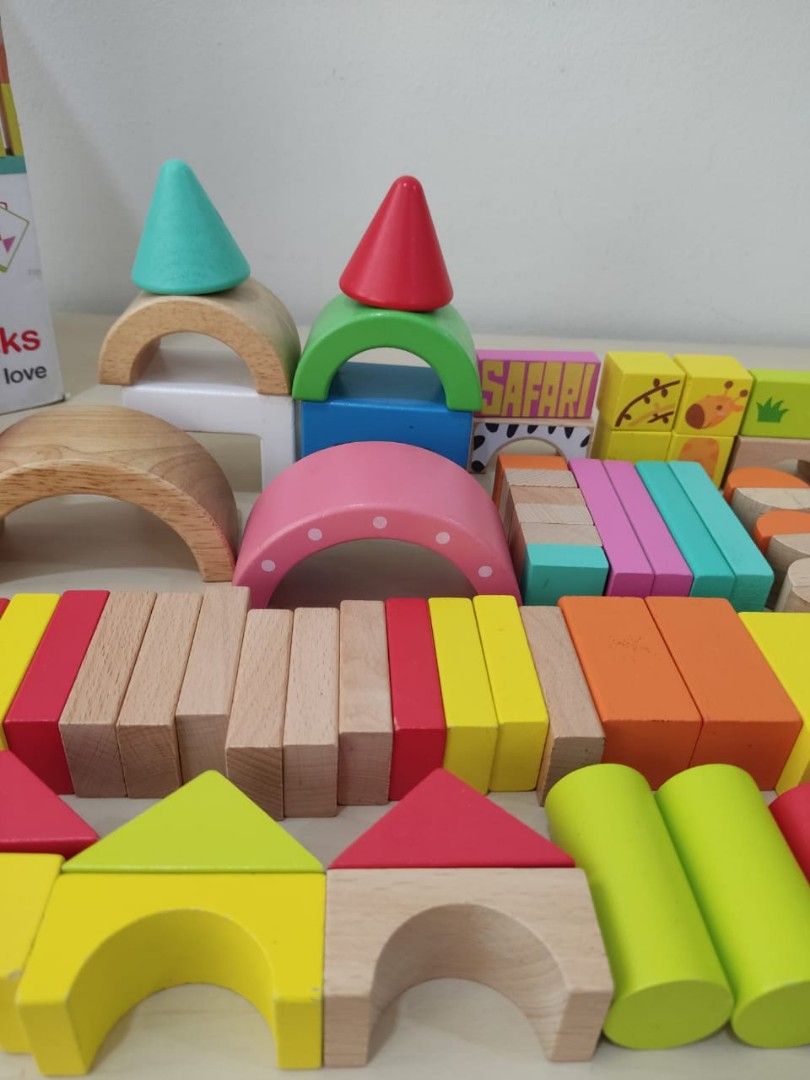 Classic World Multi-Activity Blocks Set - Zoo-Themed - 100 Pieces main image 1
