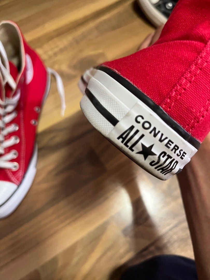Red converse top size 8
