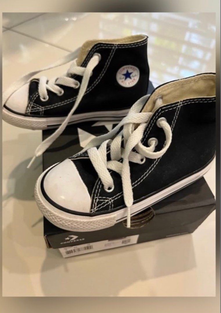 Converse kids shoes US8 15cm suits for age 2 3