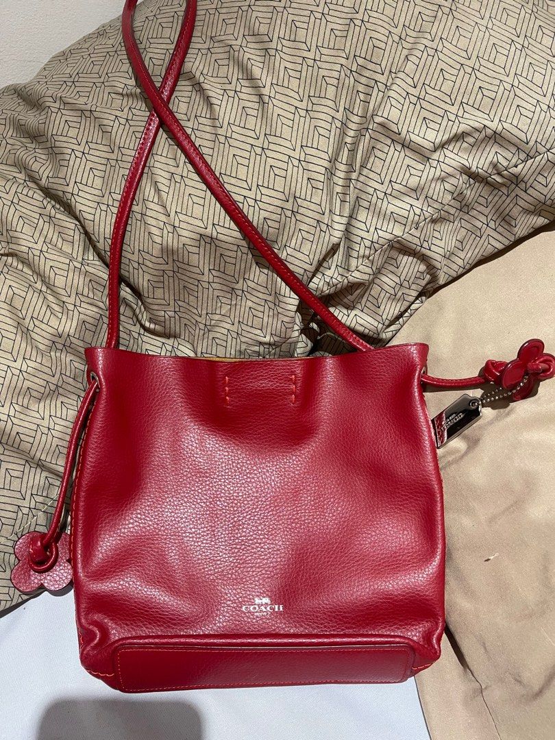 Couch Original, Luxury, Bags & Wallets on Carousell