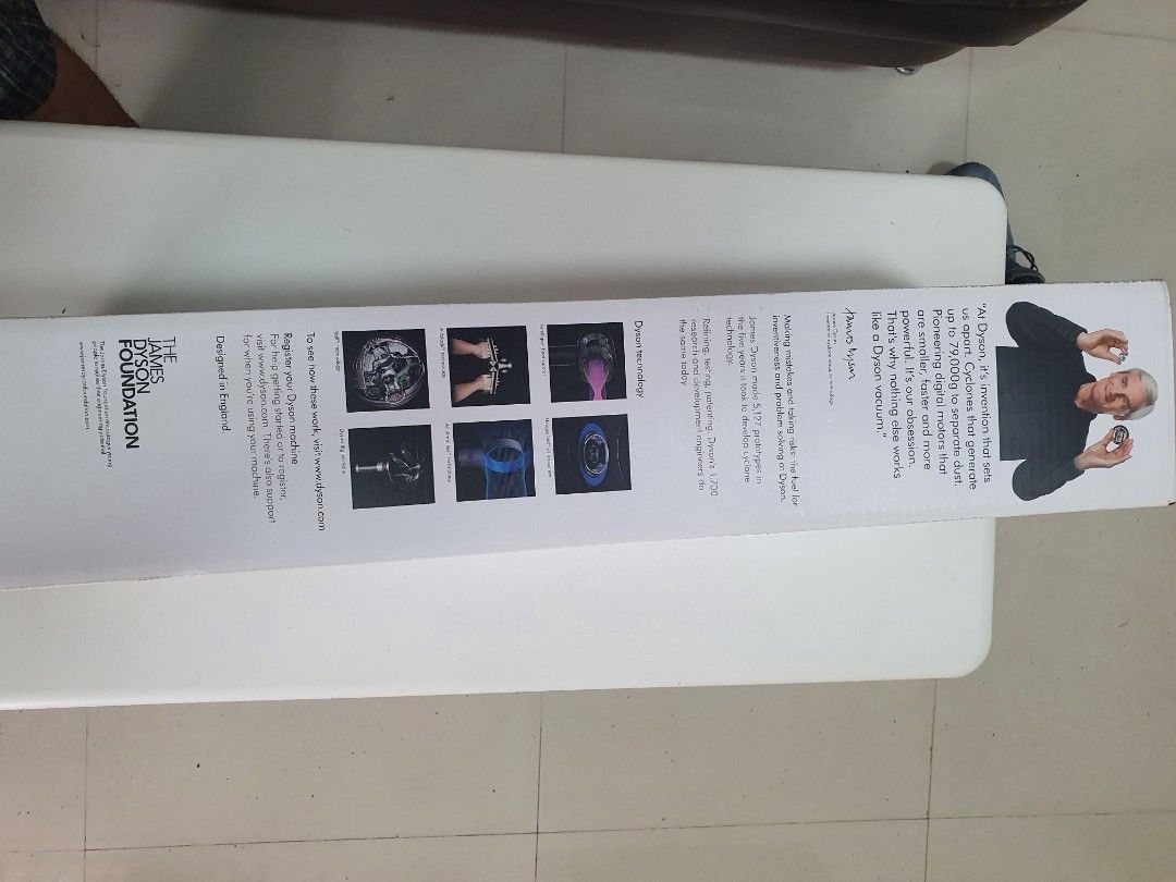 Dyson Cyclone V10 Absolute + Harvey norman warranty until 2025, TV