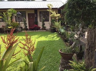 FOR SALE! 960 sqm 8 Rooms Resort with Big Fountain in Garden at Tagaytay Cavite