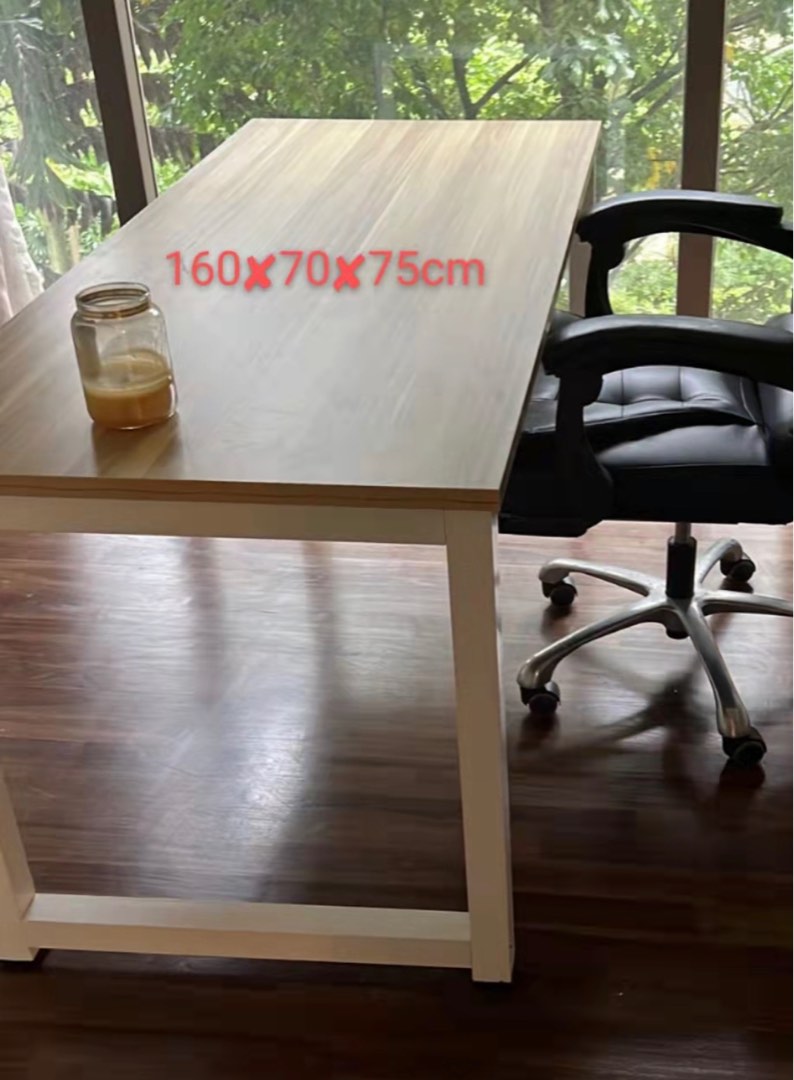 Free delivery Desk/Table, Furniture & Home Living, Furniture, Tables & Sets on Carousell