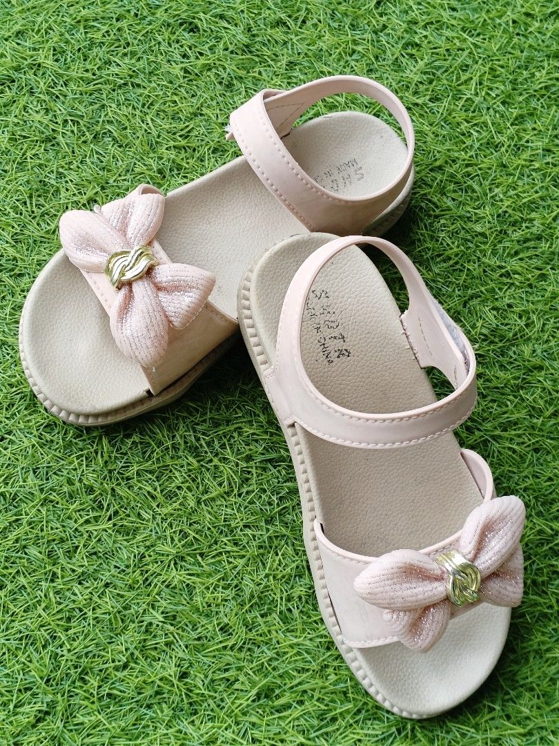 Sendal girl outlet