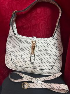 (Category: ) located in . Submitted by livewithBAGS (Listing ID 1204802289, Image 1). Description: .