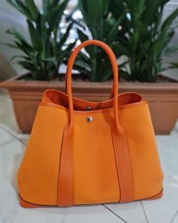 (Category: ) located in . Submitted by astarbags (Listing ID 1204679918, Image 1). Description: .