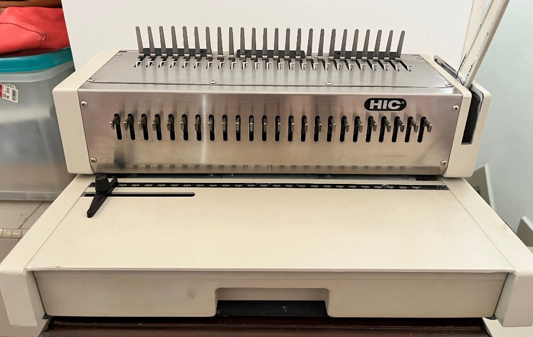 HIC Comb Bind Machine, Hobbies & Toys, Stationery & Craft, Stationery