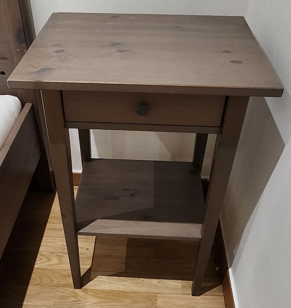 Hemnes Bedframe from Ikea with free Sidetable 180 x 200 Bedframe