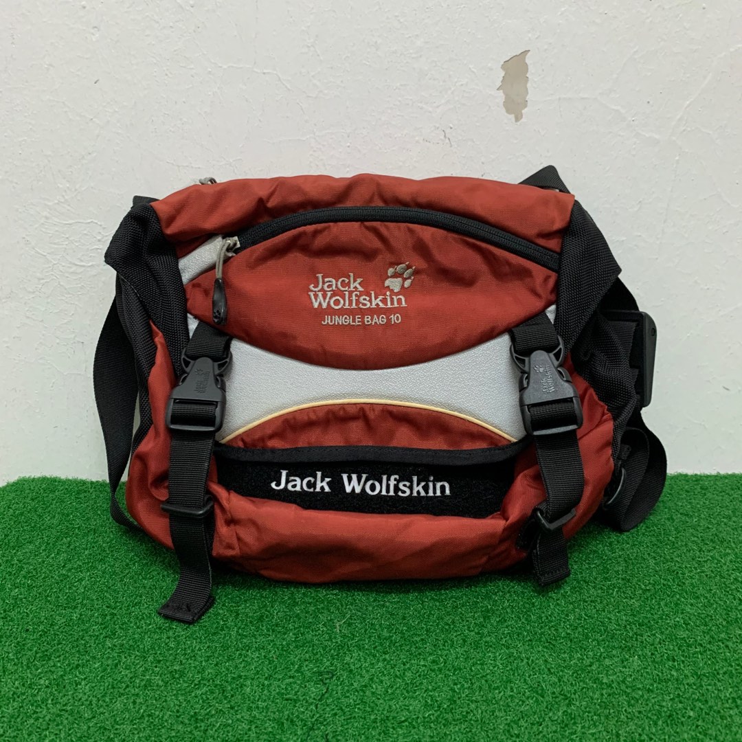 gemeenschap geld Strak Jack Wolfskin Jungle Bag 10L Nike, Men's Fashion, Bags, Sling Bags on  Carousell