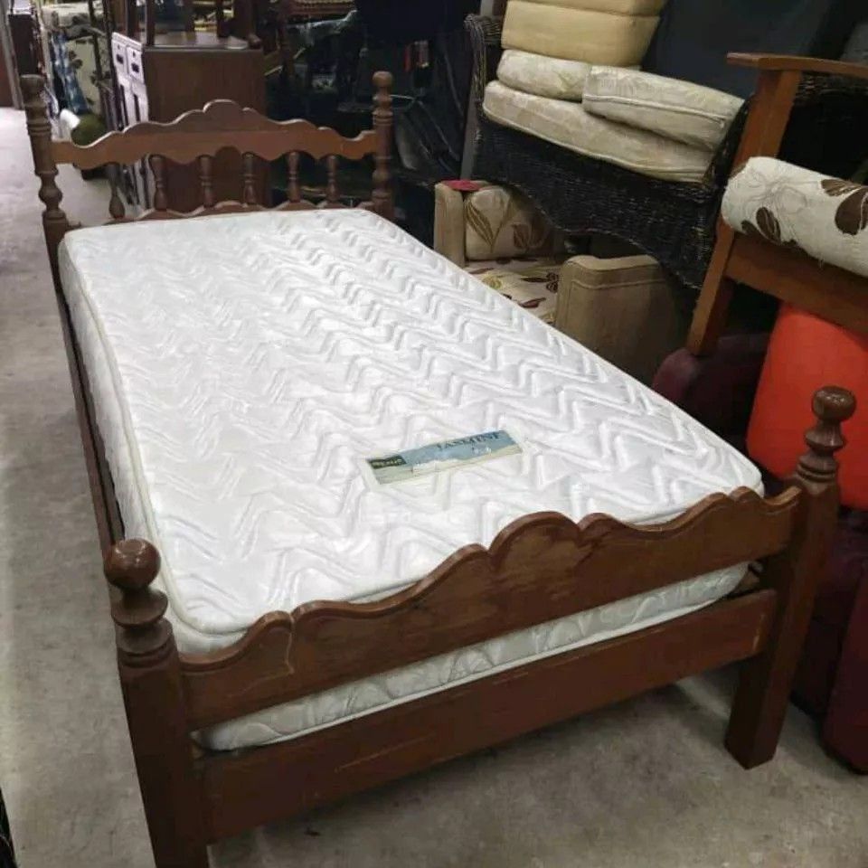 Katil kayu jati tua solid wood, Furniture & Home Living, Furniture, Bed