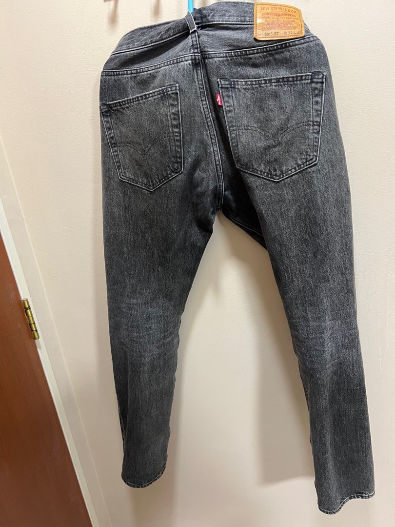 Levis 501 st, Men's Fashion, Bottoms, Jeans on Carousell