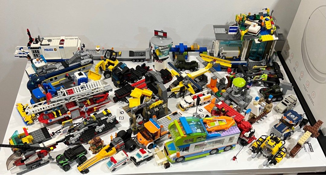 Lego sales ambulance station