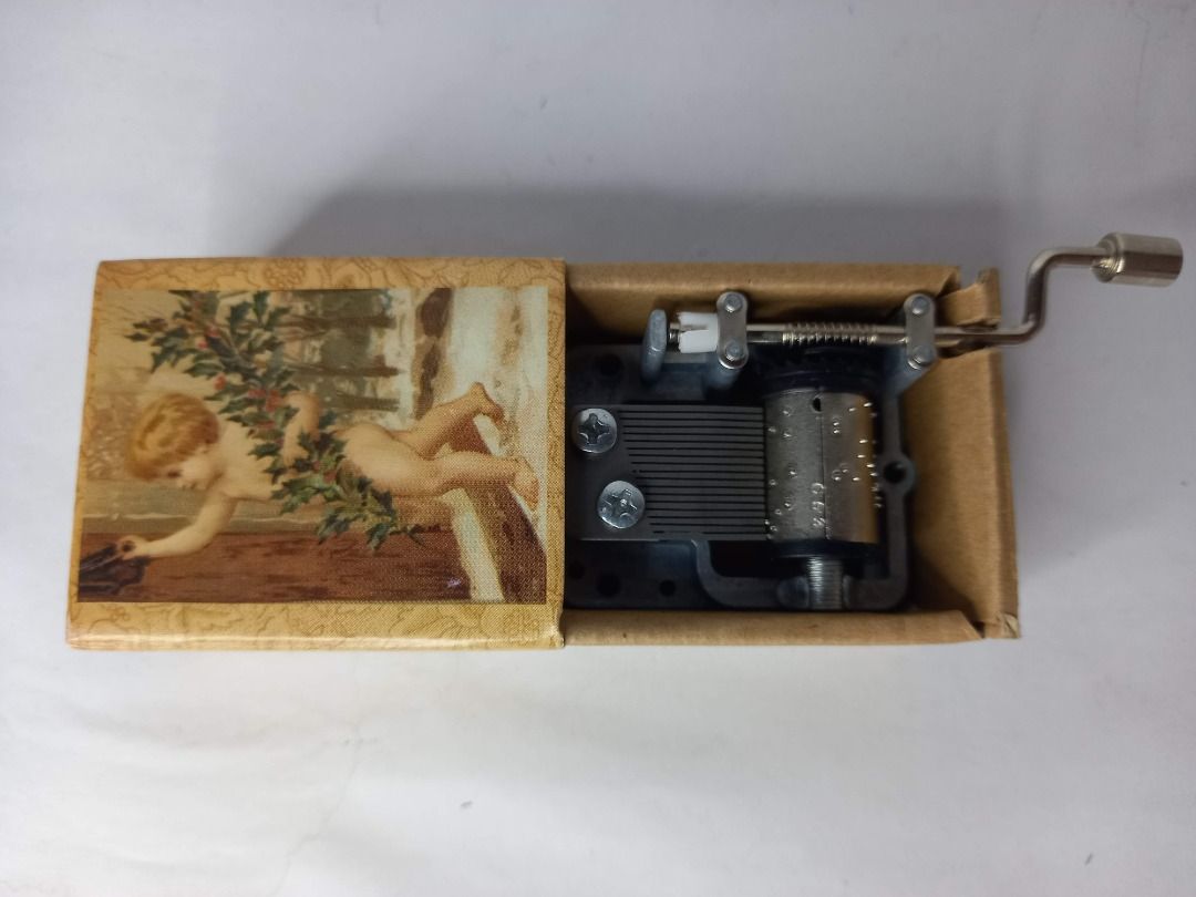Manual Wind-Up Christmas Music Box (Nostalgia Inducing Machinery ...