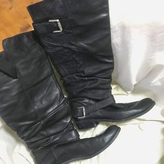 Millie’s Black Leather Riding Horse Buckle Knee High Boots