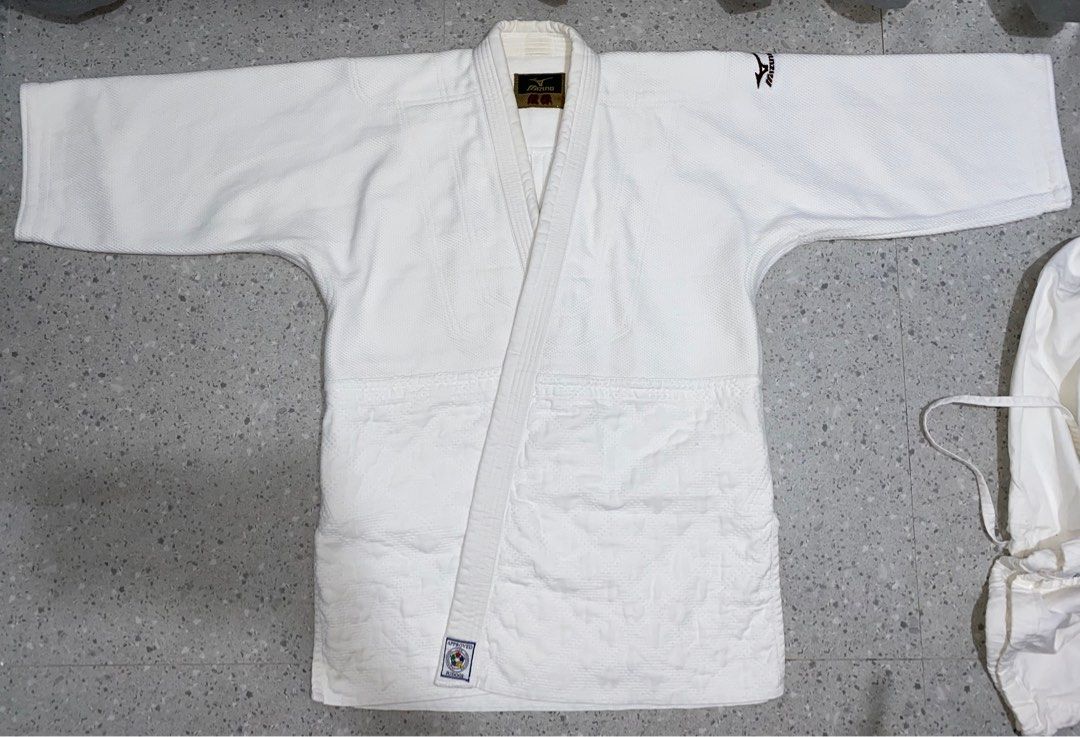 Mizuno Judo gi double weave IJF Approved