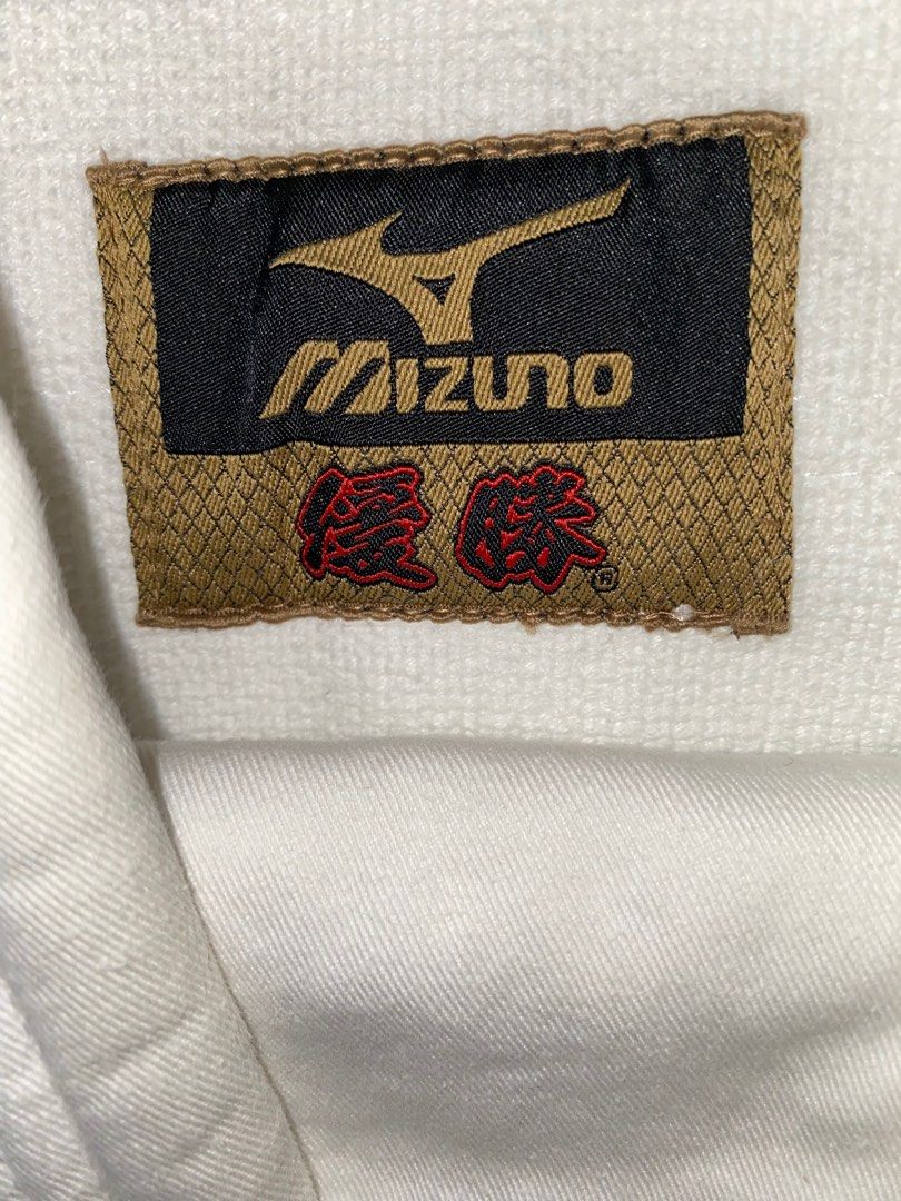 Mizuno Judo gi double weave IJF Approved., Sports Equipment, Other