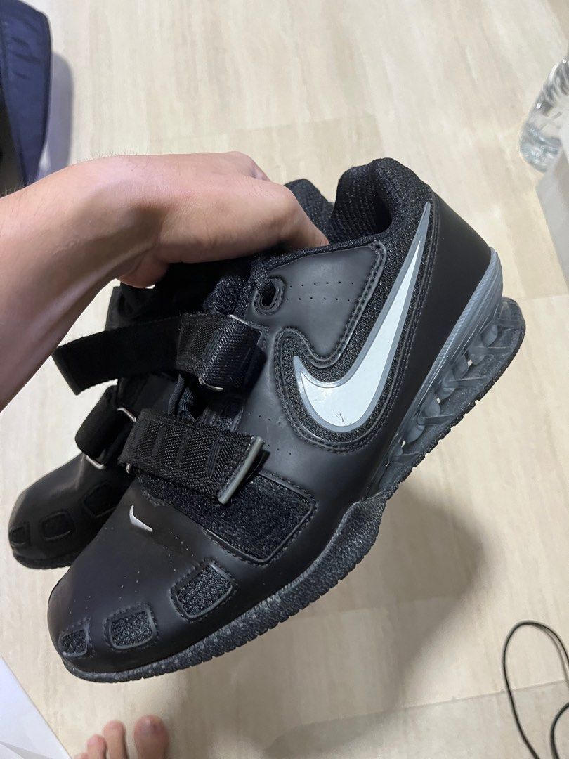 Entretener Impotencia calina Nike romaleos 2 weightlifting shoes, Sports Equipment, Other Sports  Equipment and Supplies on Carousell
