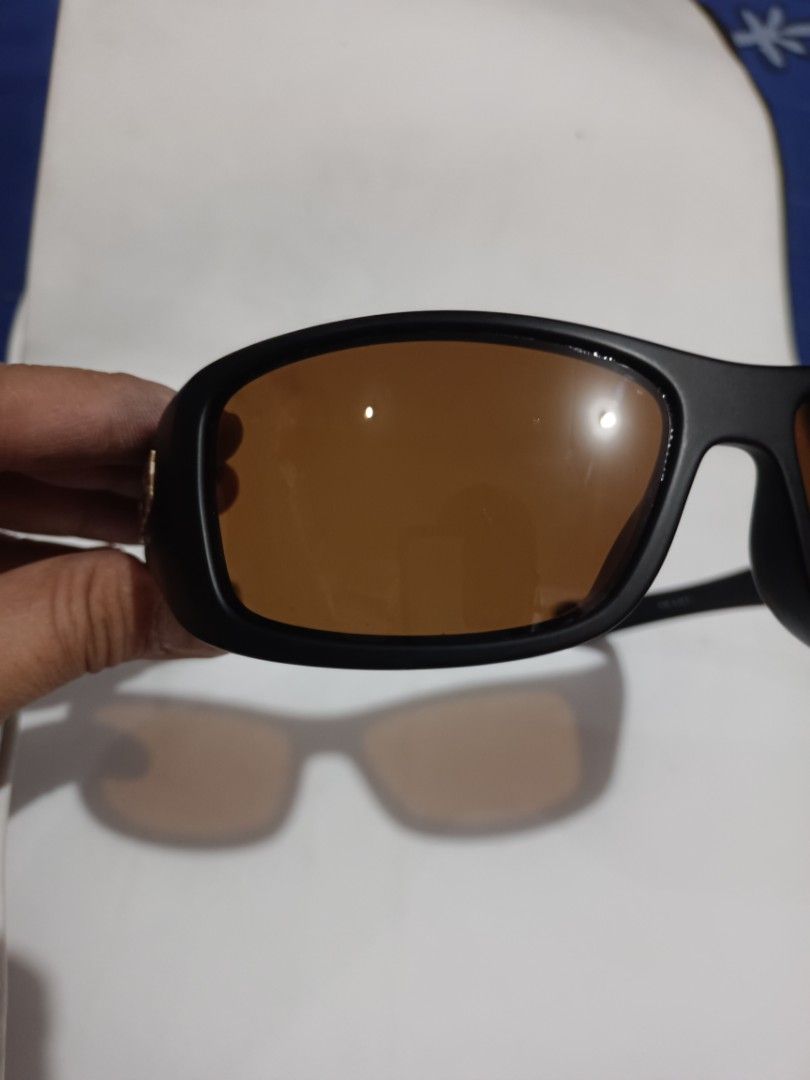 Oakley HIJINX authentic , camo logo. No inclusion, Men's Fashion, Watches &  Accessories, Sunglasses & Eyewear on Carousell
