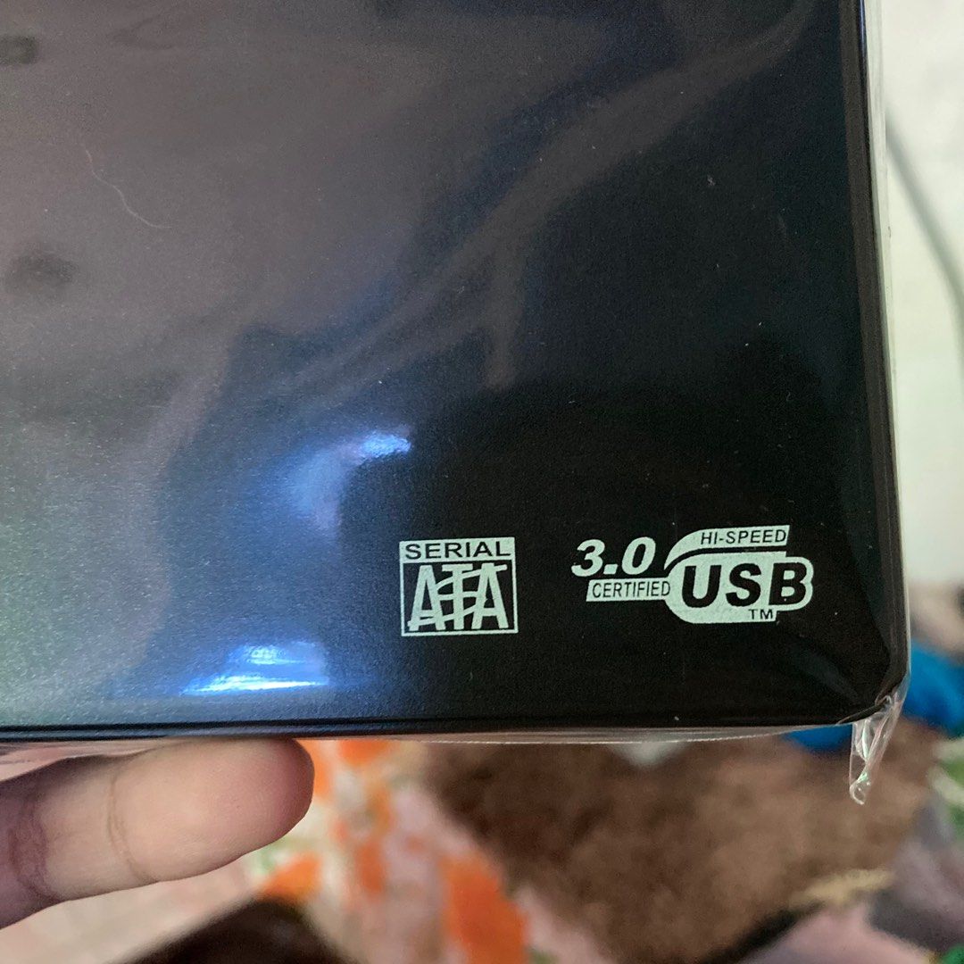 Portable hard drive (Category: Hard Disks & Thumbdrives) located in Tuguegarao City. Submitted by yaziefied (Listing ID 1204652899, Image 2). Description: i don’t know the brand but i’m certain that my dad bought this from shopee.