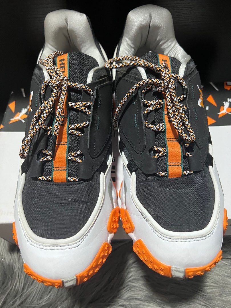 Puma helly top hansen on feet