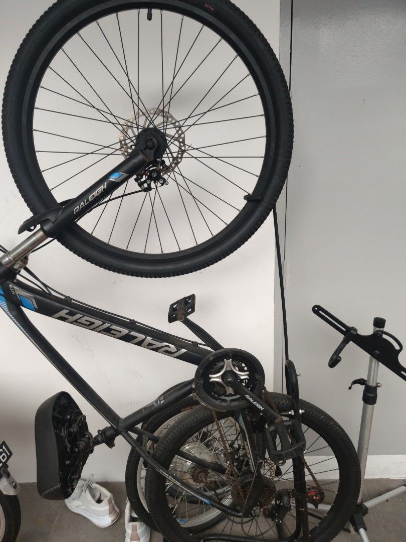 Light weight Alloy Frame Raleigh 26inch 21speed Shimano parts Disc Brake MTB Mountain Bike with Upright Stand Sports Equipment Bicycles Parts Bicycles on Carousell