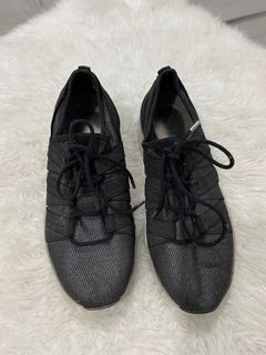 Running Shoes in Black