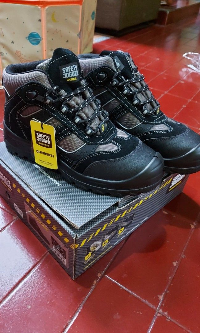 Safety jogger, Men's Fashion, Men's Footwear, Boots on Carousell