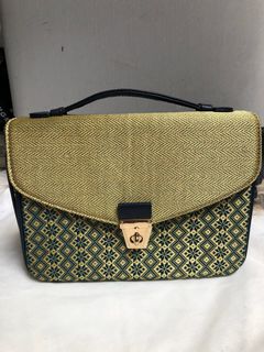 (Kategori: ) berada di . Dikirim oleh amnadira (ID iklan 1204670846, Gambar 1). Deskripsi: .
