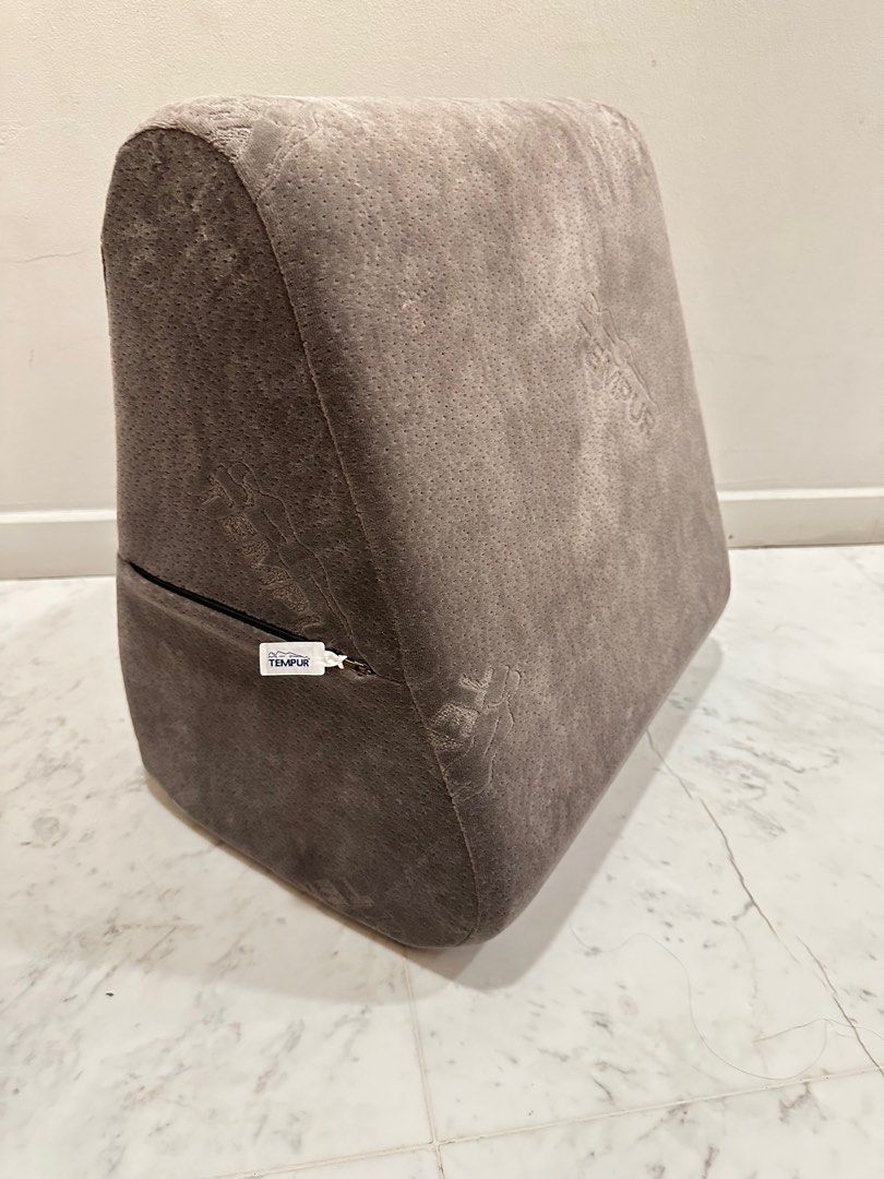 The bed wedge by Tempur, Furniture & Home Living, Bedding & Towels on