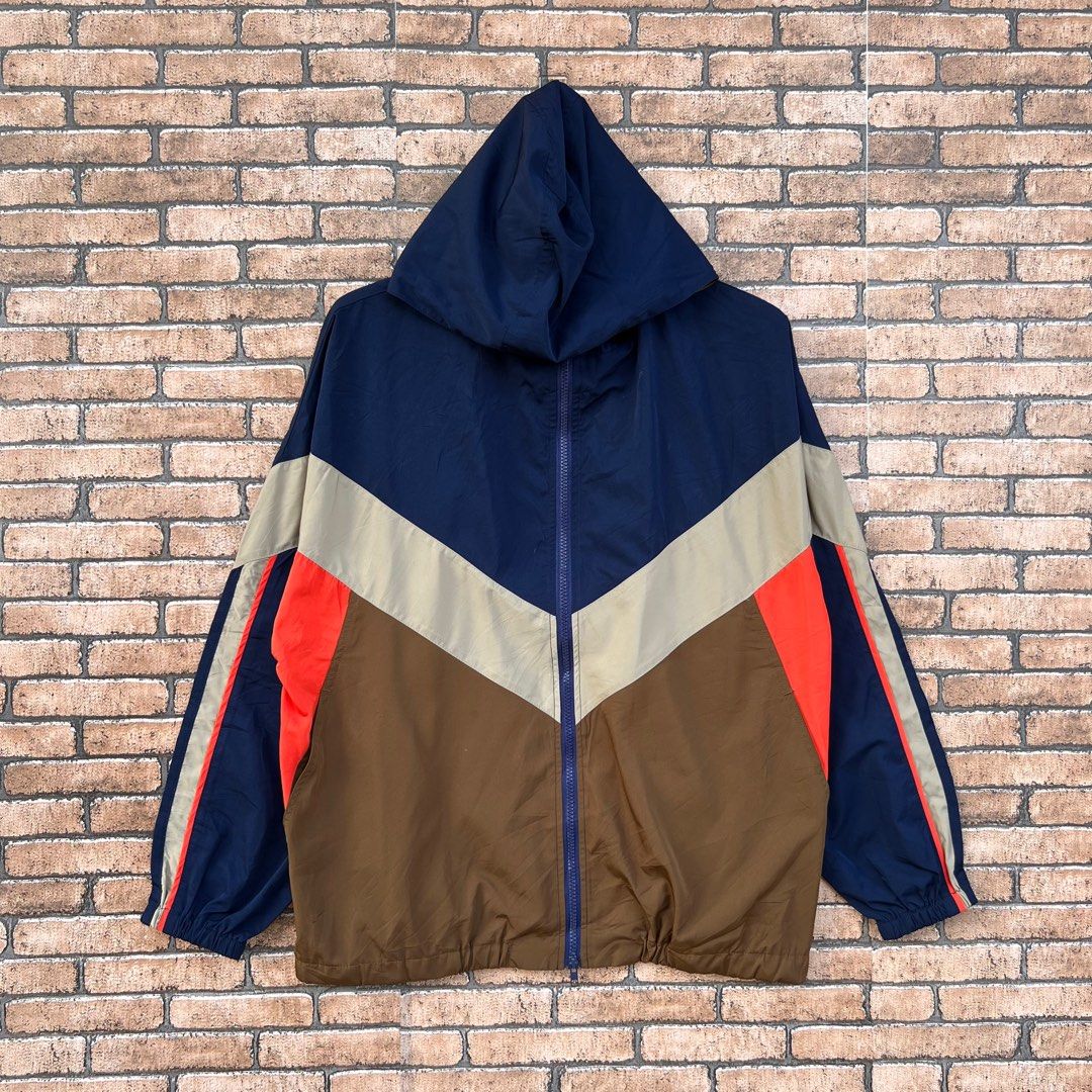 Nice windbreaker on sale