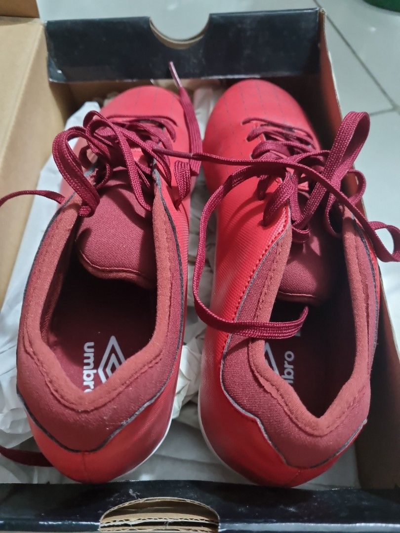 Umbro Football Studs/shoes (Category: Sneakers) located in Manila. Submitted by thingsprelovedandmore (Listing ID 1204745905, Image 3). Description: Umbro Velocita V Club FG comes with box Originally bought at SM for 2595php Available Sizes: ✅️ US 7.