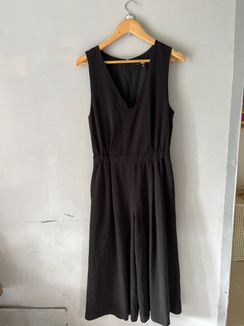 Uniqlo Black Jumpsuits, Women's Fashion, Dresses & Sets, Jumpsuits on