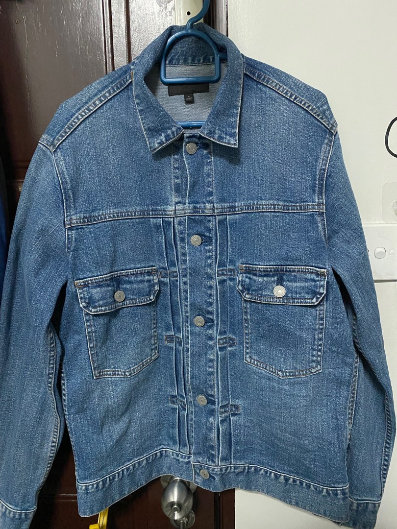 UNIQLO DENIM TRUCKER JACKET Men s Fashion Coats Jackets and