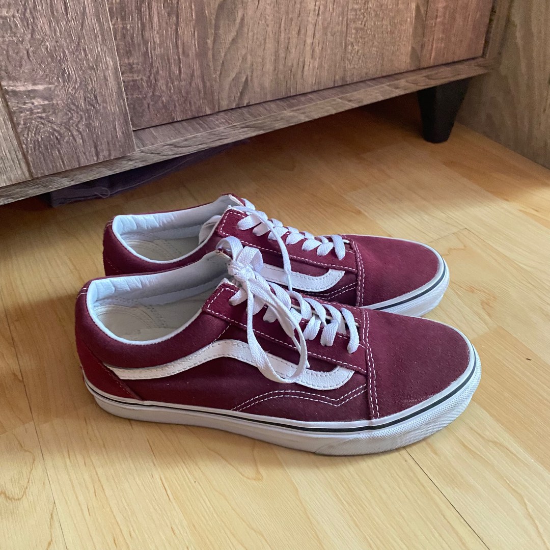 Maroon old skool top vans outfit