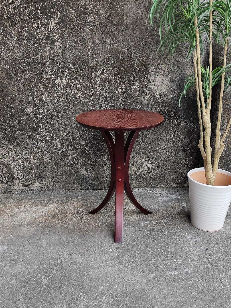 Vintage bentwood accent end table, coffee table 16 inches in diameter H