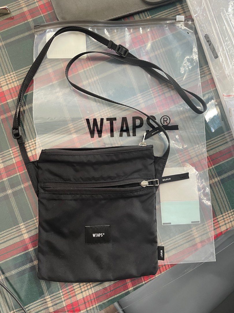 Wtaps Sling Pouch Nylon 21AW, 名牌, 手袋及銀包- Carousell