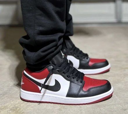 AIR JORDAN 1 LOW BRED TOE