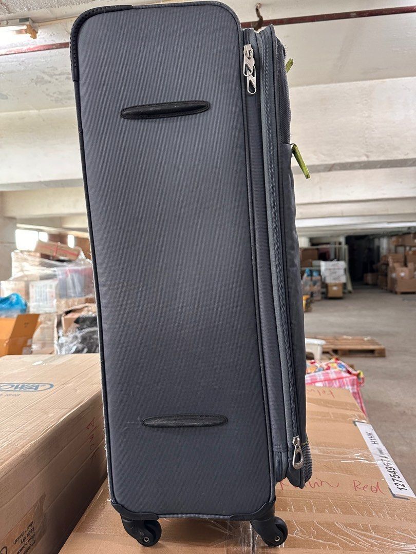 32 inch max size 35kgs extra large checked luggage American Tourister